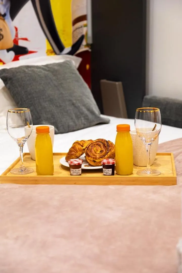 Bluestay 74 - Superb Apartment Paris France